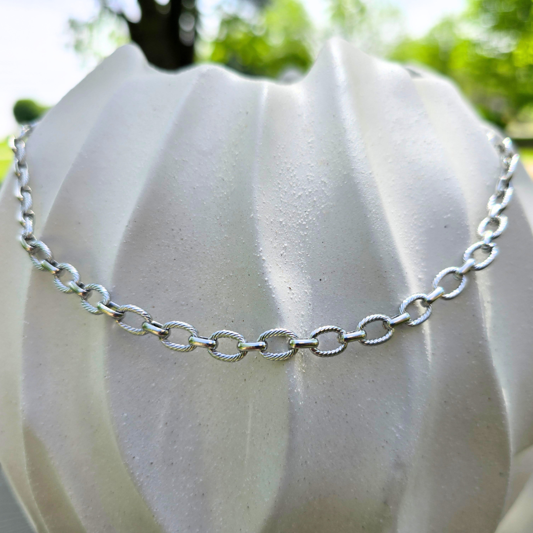 Everyday Edge – Chunky Silver Link Choker