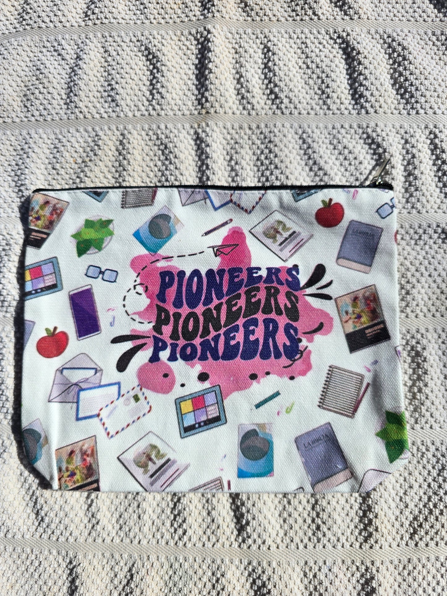 Faithful Moments Zippered Pouch